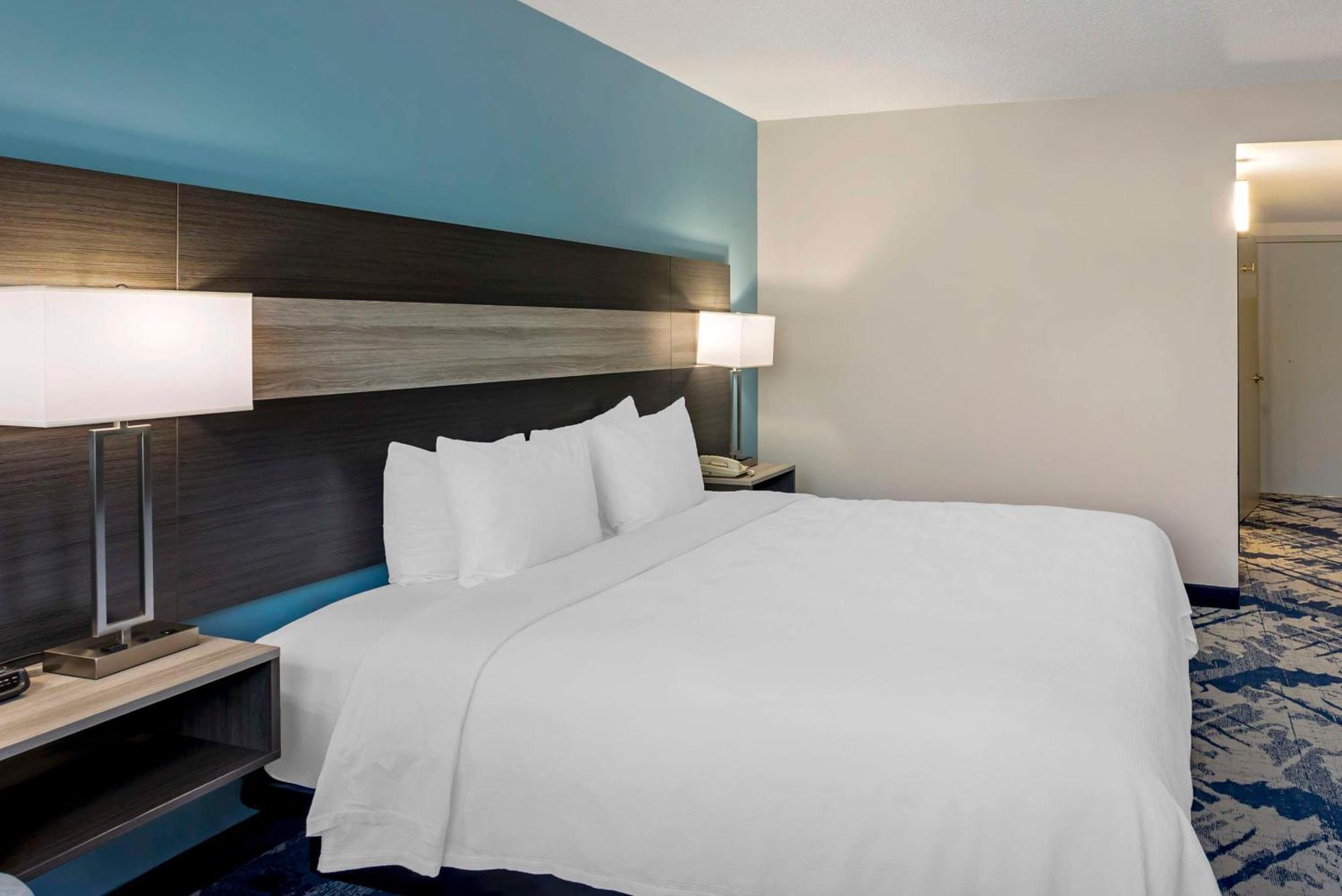 Best Western Rutgers University Hotel East Brunswick Exterior foto